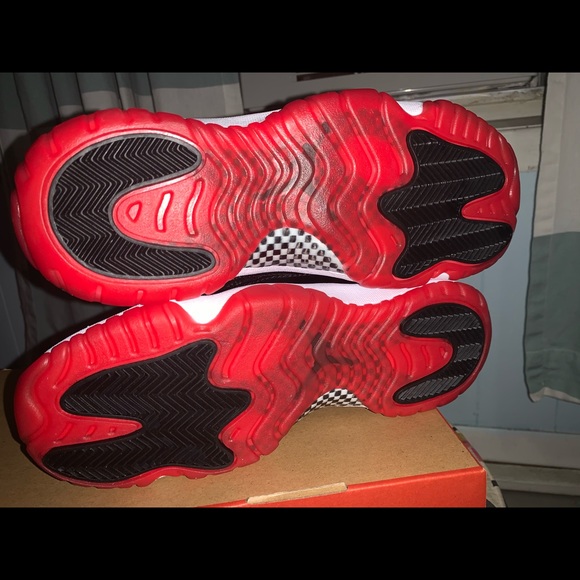 Air Jordan bred 11s - Picture 5 of 8